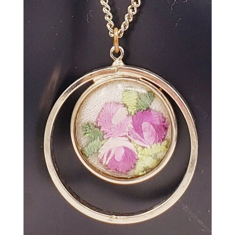 Vintage Embroidered Flowers Pendant Necklace Silver-tone PInk Roses rd03-15‎